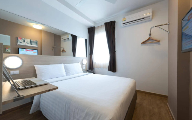 Easy Planet Phuket, Patong