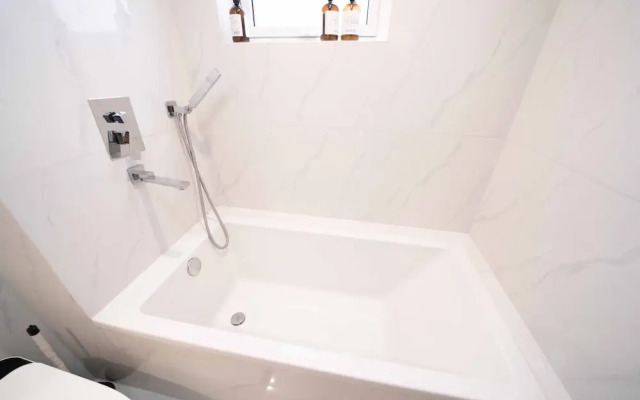 ZHome-Modern 3 bedrooms apartment