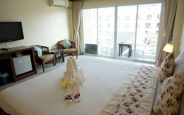 Pranang Flora House