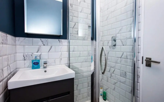 Bright, Vibrant 1 BD Apartment in Sth Hampstead