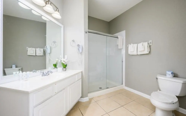 Beautiful Deluxe Condo, Vista Cay - 3024