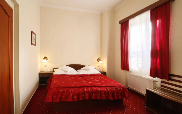 Agh Hotel