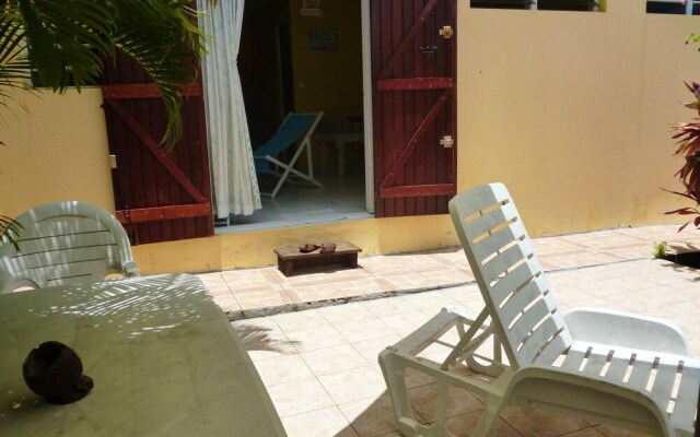 Studio in Marigot, With Wonderful sea View, Enclosed Garden and Wifi