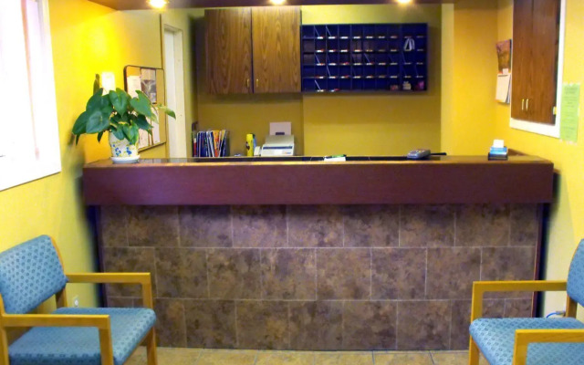 Canadas Best Value Inn Mile 0