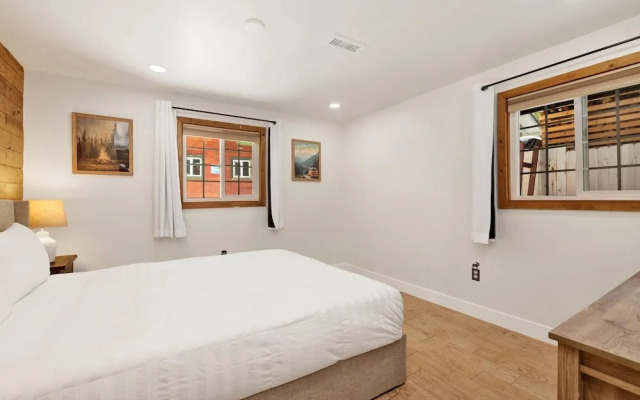 Lily's Bear Cabin #2544