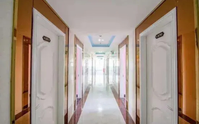 V8 Express Hotel