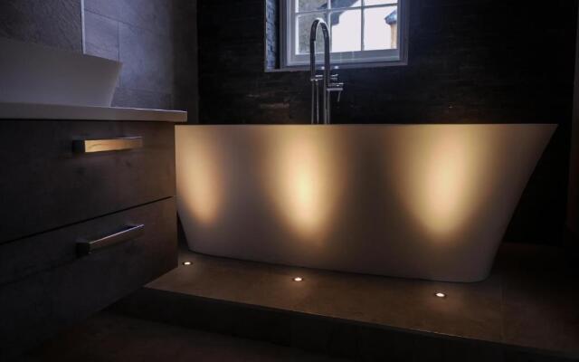 Padstow Escapes - The Long Room Luxury Apartment