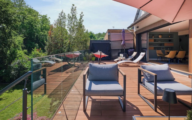 Paris Garden River residence