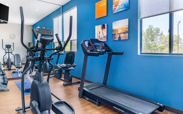 Comfort Suites Auburn Hills-Detroit