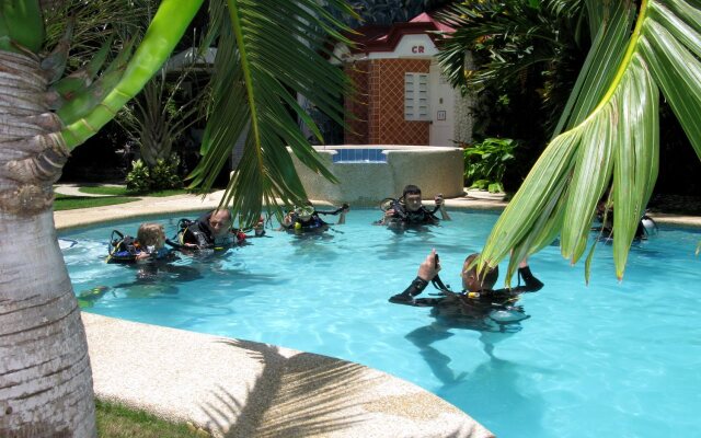 Love's Beach and Dive Resort