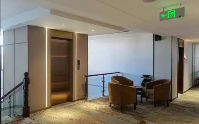 Qinyuan Business Hotel