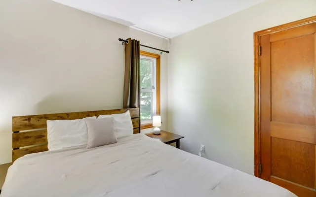 Serene Crosby Cottage: 3 Mi to Serpent Lake!