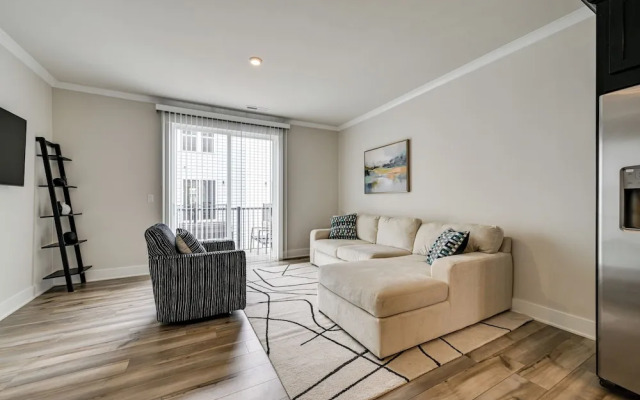 2 Mi to Uptown Charlotte: Family Townhome!