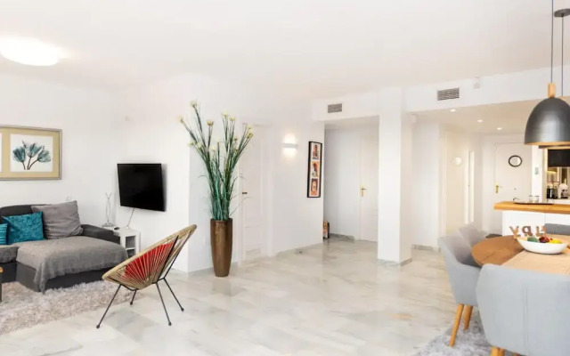 Calahonda Elegance With Pool And Sea View