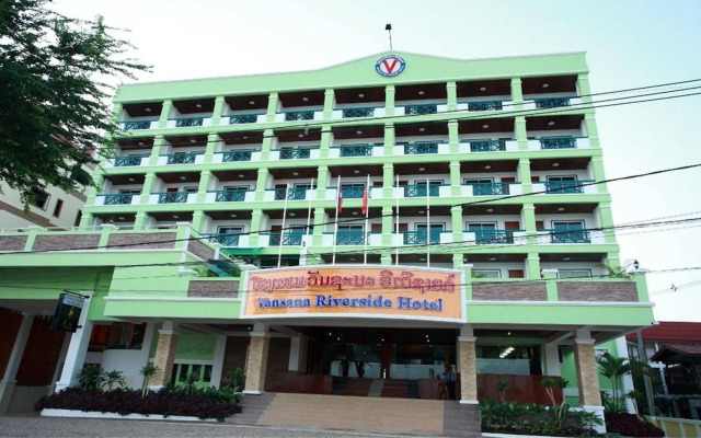 Vansana Riverside Hotel