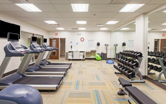 Holiday Inn Express & Suites Lenexa - Overland Park Area by IHG