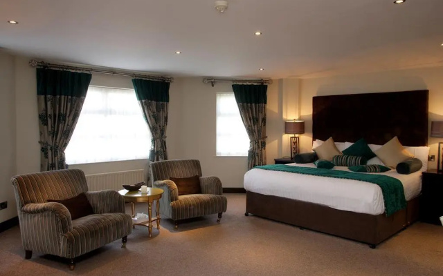 Waterfoot Hotel