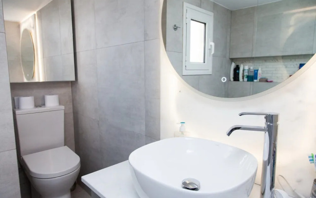 Cozy apt in Central Athens with view