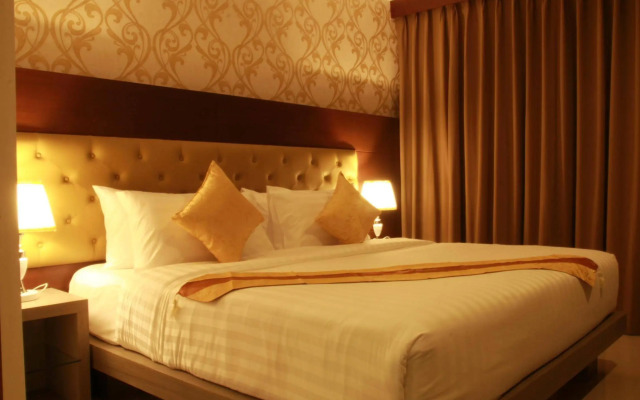 Hemingways Silk Hotel