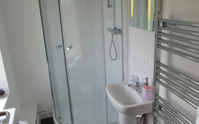 The Cambridge Suites - Tas Accommodations