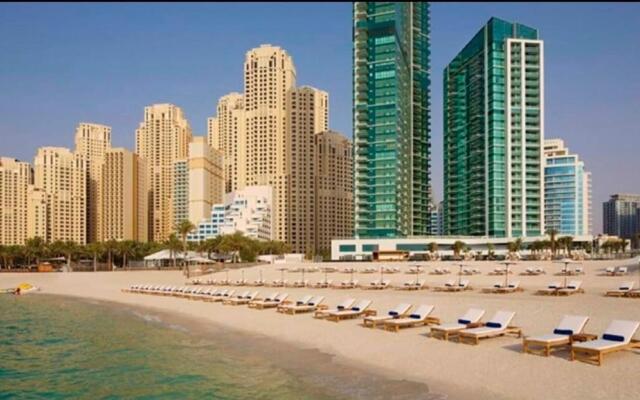 Stunning 5* 4Br-Oceanfront-Apartment