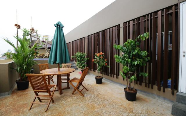 Airy Fatmawati Abdul Majid Raya 12 Jakarta