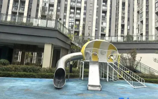Guanhai Qingqi Homestay (Qionghai 17 Degrees)