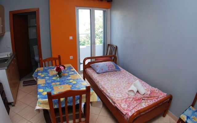 Tiku's Apartments