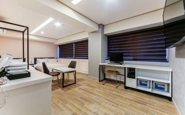 Busan Haeundae Flos Hotel