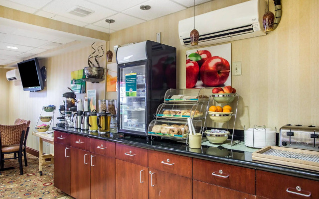 Hibiscus Inn & Suites