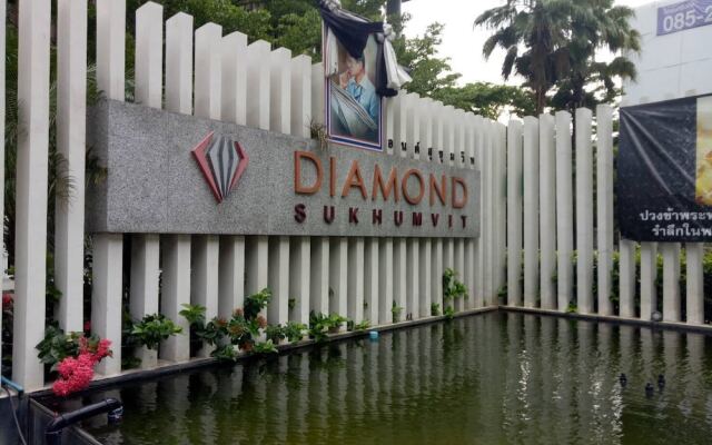 Diamond Sukhumvit by FIB