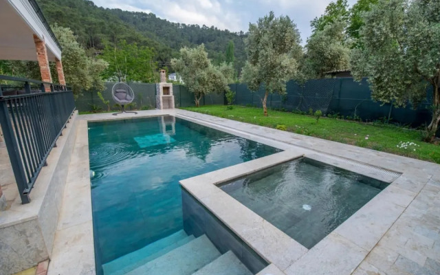 Villa Close to Inlice Beach With Pool in Fethiye