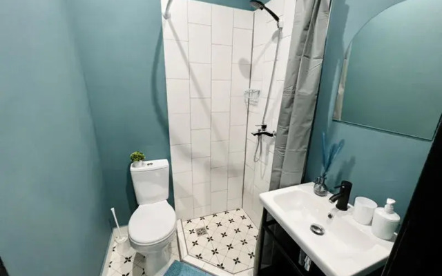 Диван и Чемодан на ул. Вокзальная магистраль, 2