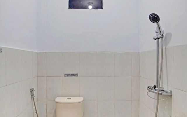 Madina Residence by OYO Rooms