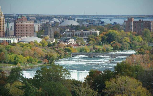 DoubleTree Fallsview Resort & Spa by Hilton Niagara Falls