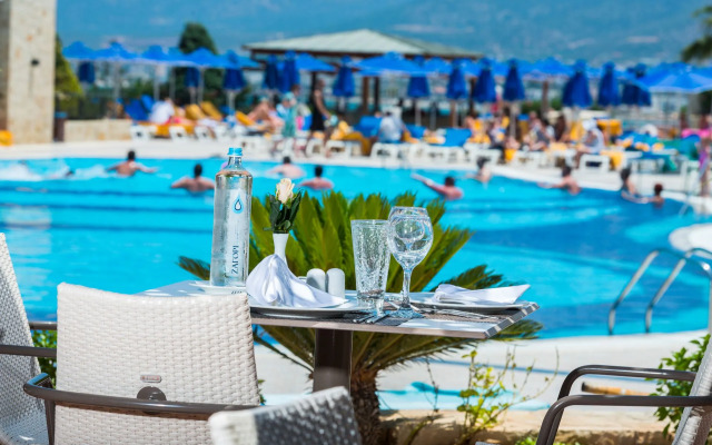 Grand Hotel Holiday Resort