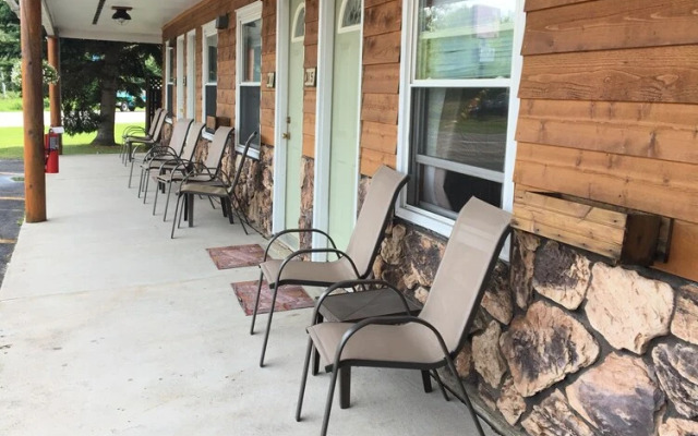 Superior Motel & Suites