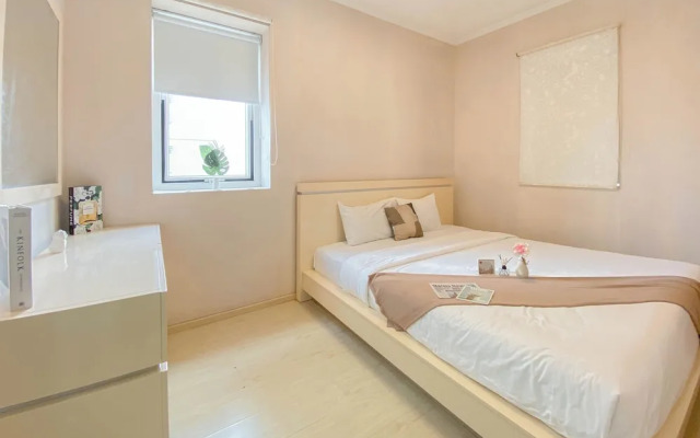 Strategic And Homey 2Br At Grand Palace Kemayoran Apartment