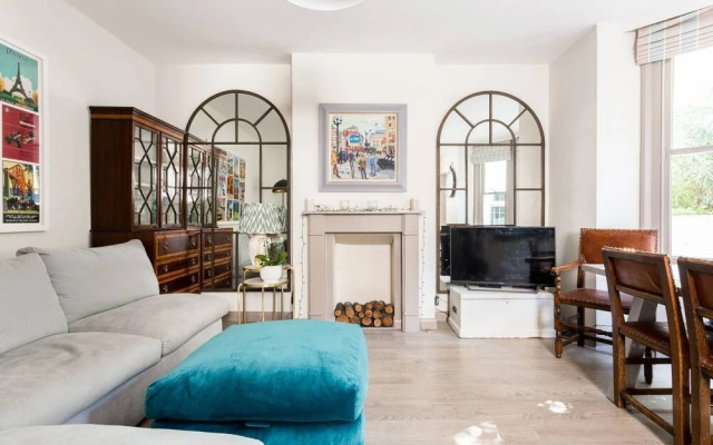Delightful 2 bed Garden Flat in Shepherd's Bush