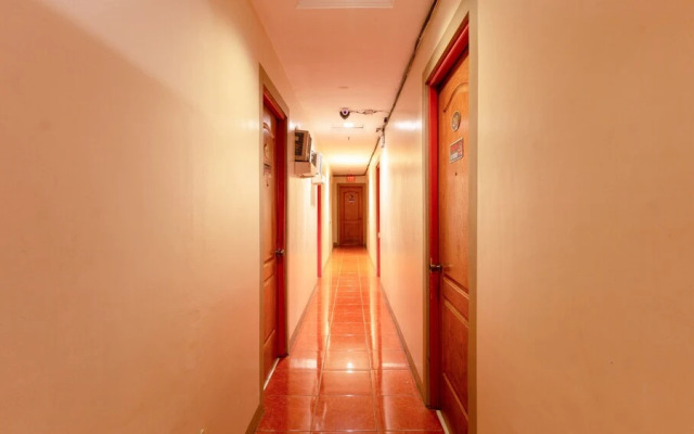 RedDoorz @ Paterno Street Tacloban