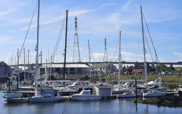 Ipswich - 3 Beds - Sleeps 6 - Private Garden