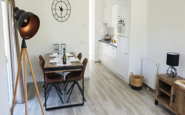 Comfy Chalet With Dishwasher, the Efteling at 2 km