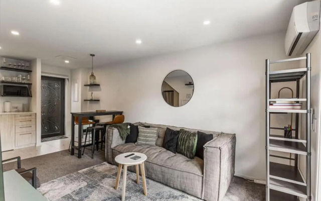 Modern 2br Townhouse Close To Aucklands Best