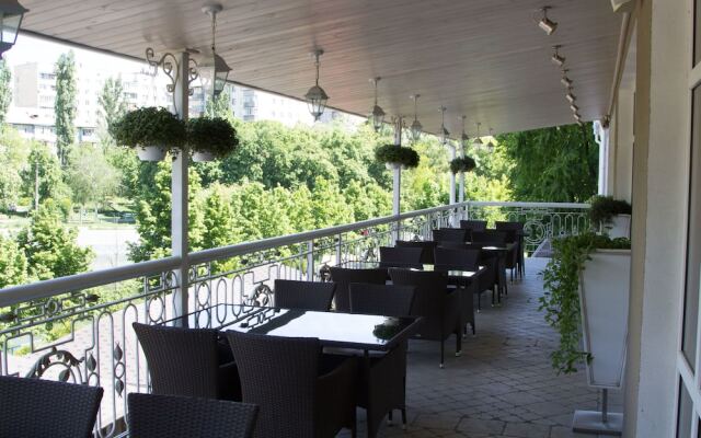 Shelter Hotel