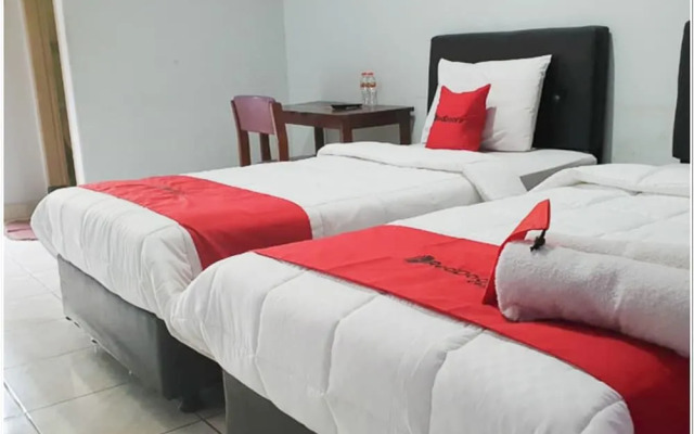 RedDoorz near Bojonegoro Train Station