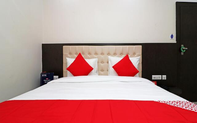 OYO 22979 Saffron Hotel