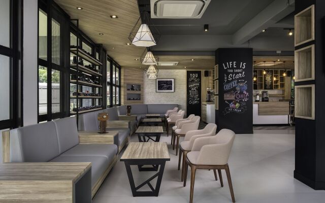 R Photo Hotel