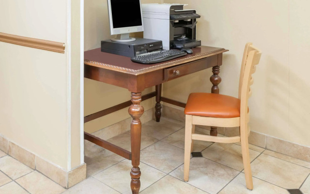 Quality Inn Mishawaka - South Bend