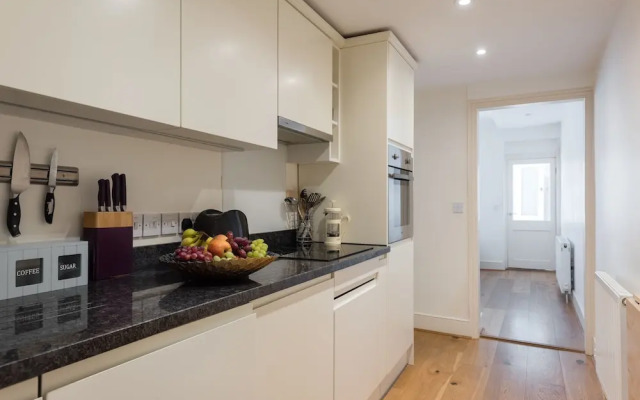 Platinum Apartment Next to Westminster 9983