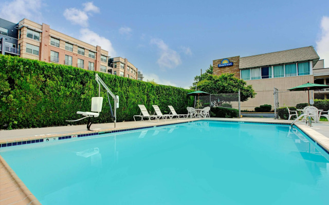 Days Inn by Wyndham Arlington/Washington DC